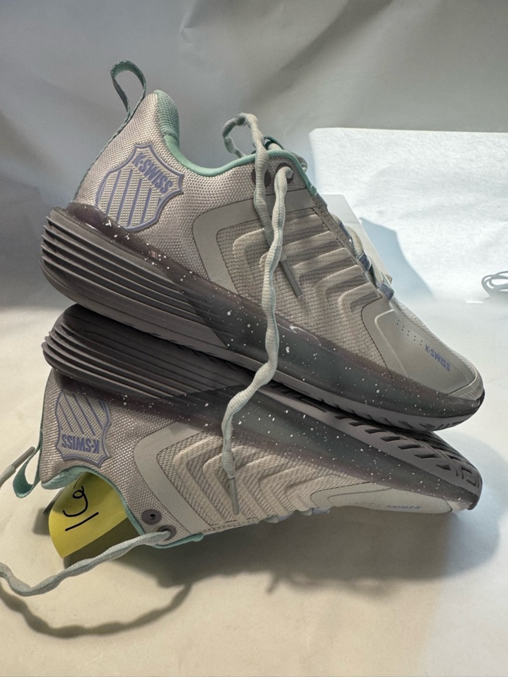 K-Swiss Women's shoes in Light Gray/Mint Ultrashot court New